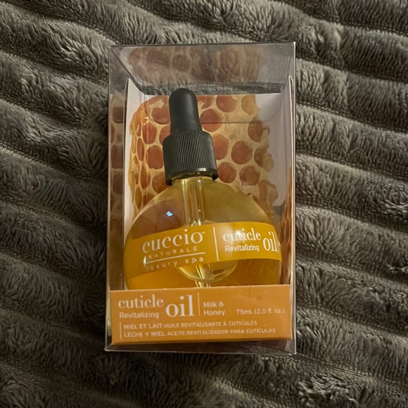 Cuticle oil - Picture 1 of 1